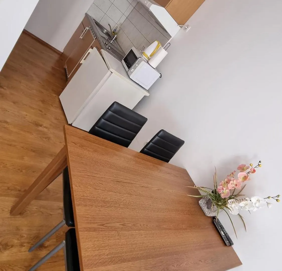 Apartmani Barbara Brsec 0*,